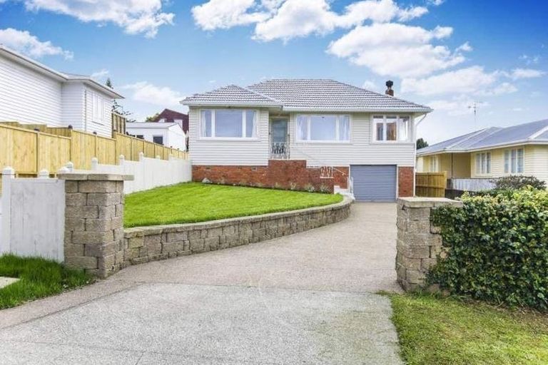 Photo of property in 6 Maui Street, New Lynn, Auckland, 0600
