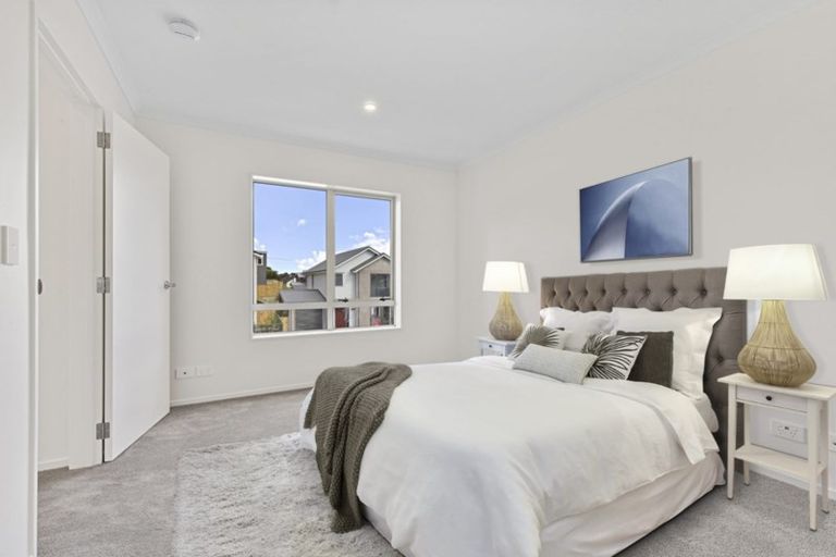 Photo of property in 8 George Mcwhirter Avenue, Massey, Auckland, 0614