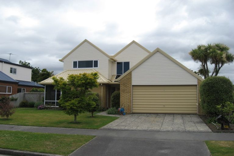 Photo of property in 14a O'connor Place, Burnside, Christchurch, 8053