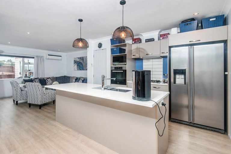 Photo of property in 11 Gennaker Lane, Whitby, Porirua, 5024