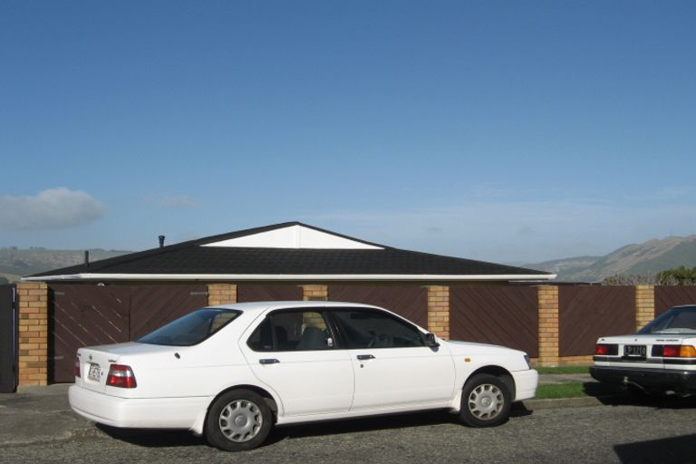 Photo of property in 15 Pennant Grove, Titahi Bay, Porirua, 5022