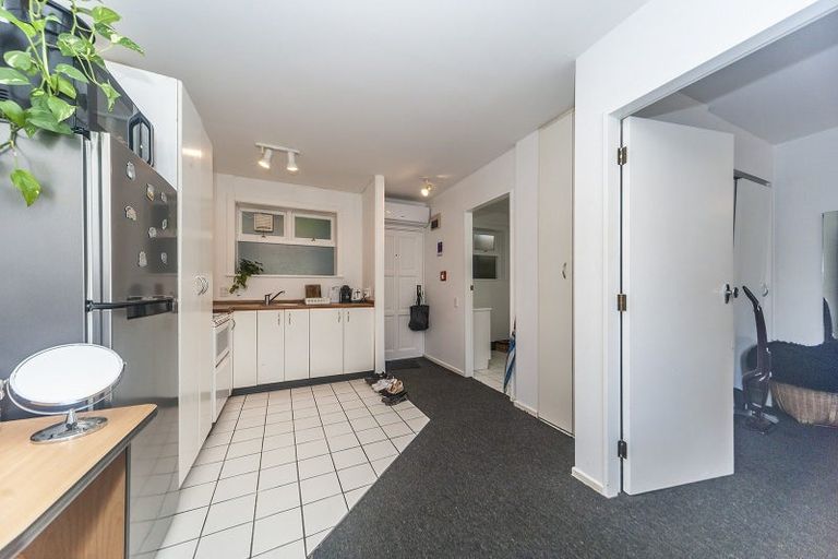 Photo of property in Parkland Flats, 51u5 Adams Terrace, Kelburn, Wellington, 6021