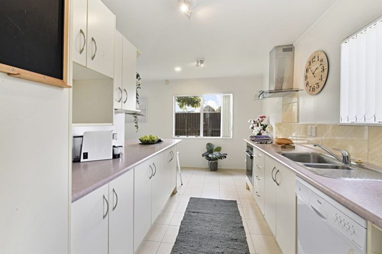 Photo of property in 2/50 Gloucester Road, Manurewa, Auckland, 2102