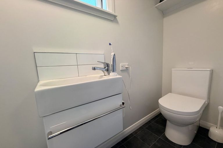 Photo of property in 8 Alameda Terrace, Aro Valley, Wellington, 6021