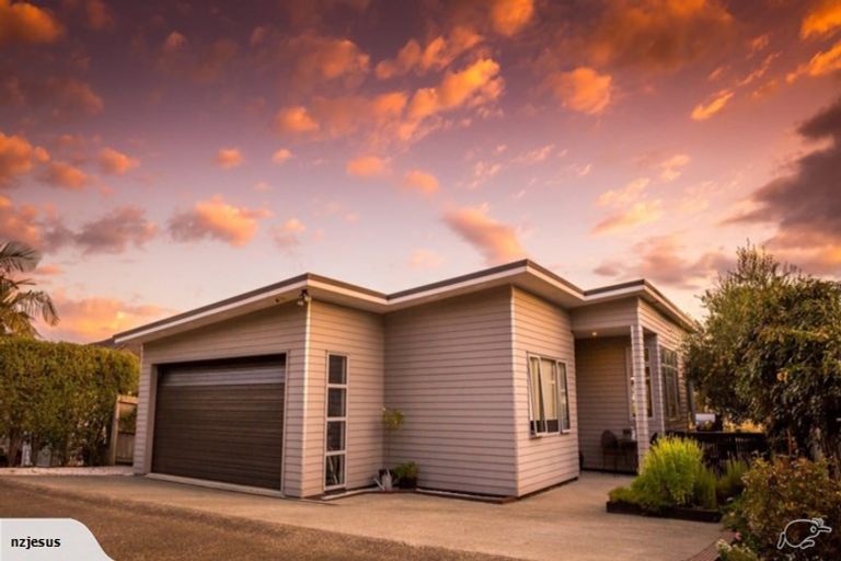 Photo of property in 7 Tee Point, Red Beach, 0932