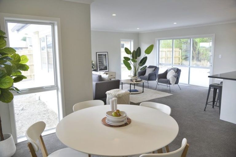Photo of property in 60 Feist Street, Carterton, 5713