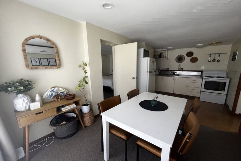 Photo of property in 76 Mcalpine Avenue, Mount Cook, Wellington, 6011