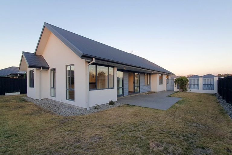 Photo of property in 28 Surfers Place, North New Brighton, Christchurch, 8083