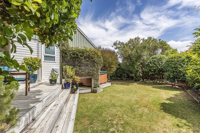 Photo of property in 12 Madison Place, Miramar, Wellington, 6022