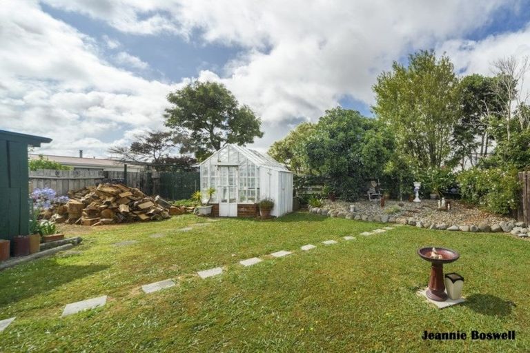 Photo of property in 50 Rhodes Drive, Kelvin Grove, Palmerston North, 4414