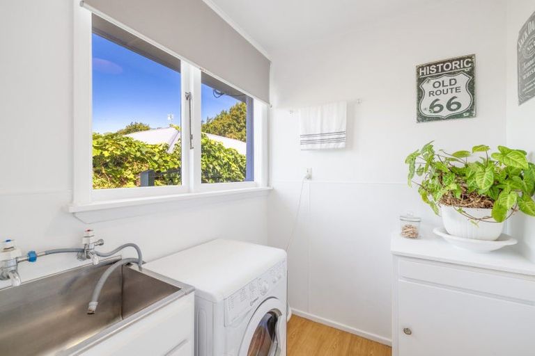 Photo of property in 48 Staveley Street, Avonhead, Christchurch, 8042