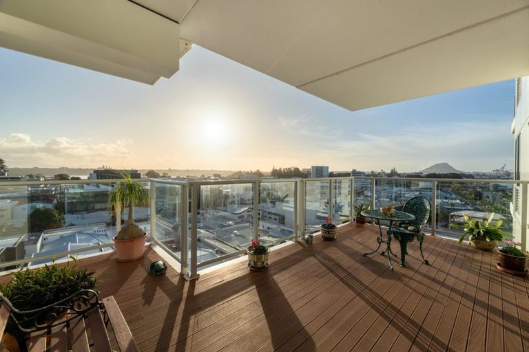 Photo of property in 12/72a Devonport Road, Tauranga, 3110