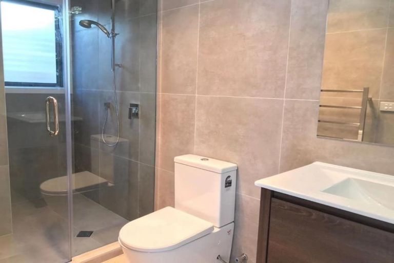 Photo of property in 7 Laings Road, Bucklands Beach, Auckland, 2012