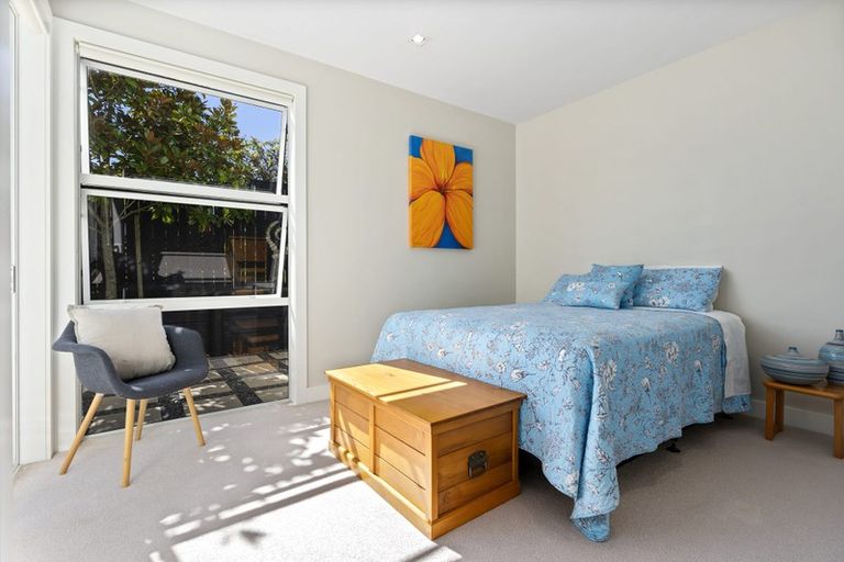 Photo of property in 43b Seaview Road, Castor Bay, Auckland, 0620