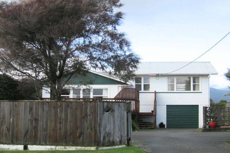Photo of property in 20 Gray Avenue, Paraparaumu Beach, Paraparaumu, 5032