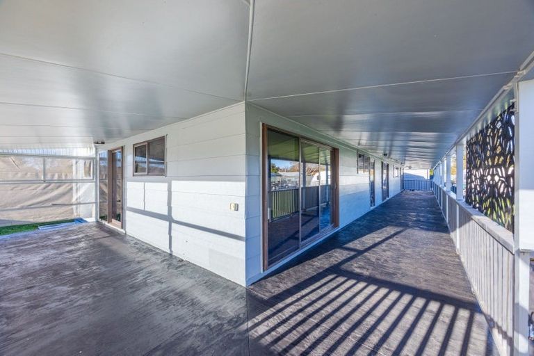 Photo of property in 20 Shanly Street, Waipawa, 4210