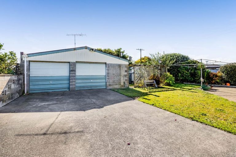 Photo of property in 124 Glover Road, Hawera, 4610