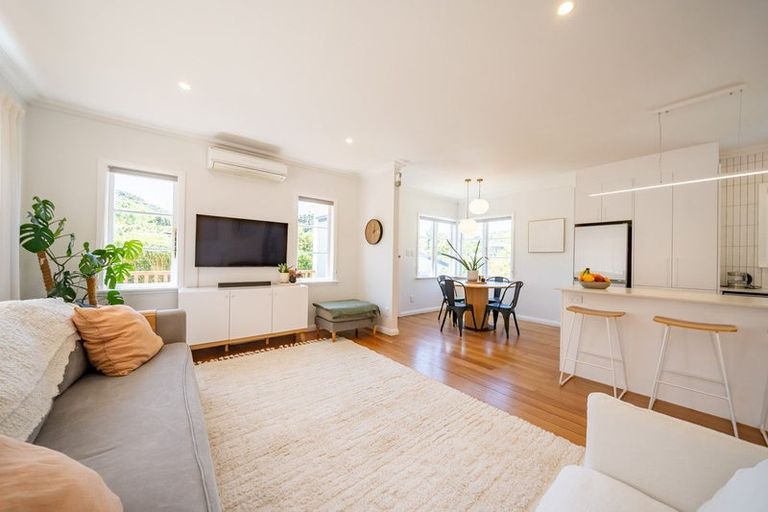 Photo of property in 12 Glenside Road, Glenside, Wellington, 6037