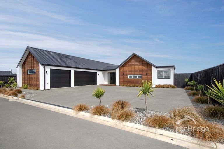 Photo of property in 32 Frank Ernest Crescent, Prebbleton, 7604