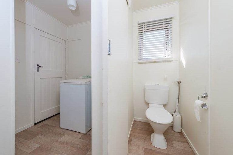 Photo of property in 100 Wordsworth Road, Manurewa, Auckland, 2102