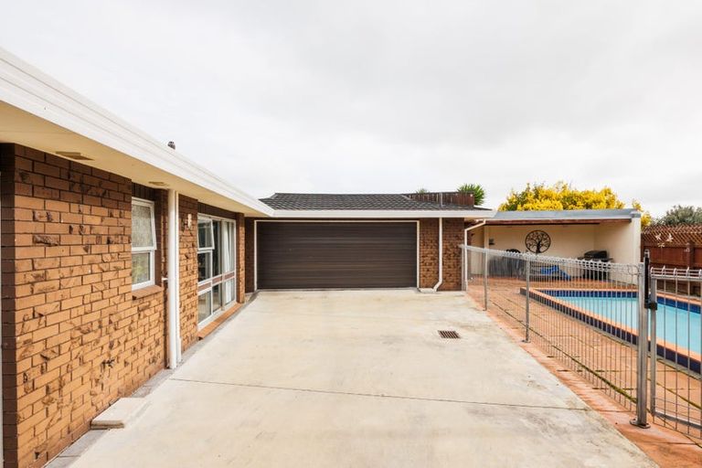 Photo of property in 52 Kentucky Way, Awapuni, Palmerston North, 4412