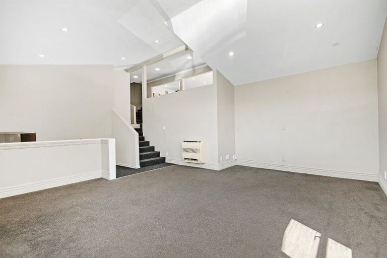 Photo of property in 150 Tirohanga Road, Tirohanga, Lower Hutt, 5010