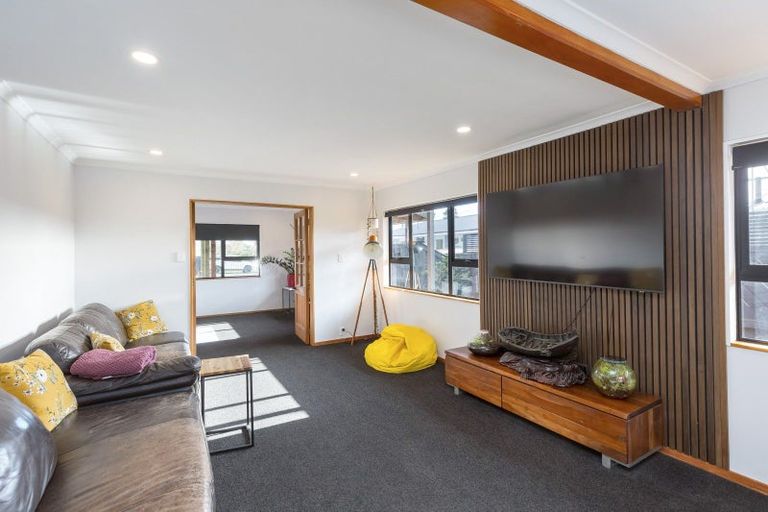 Photo of property in 55 Moeraki Road, Maoribank, Upper Hutt, 5018