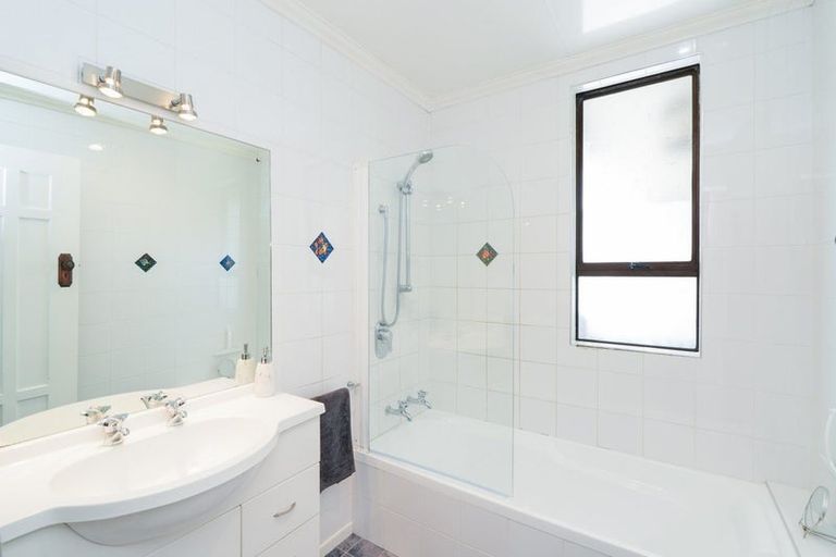 Photo of property in 2 Frome Street, Clifton, Invercargill, 9812