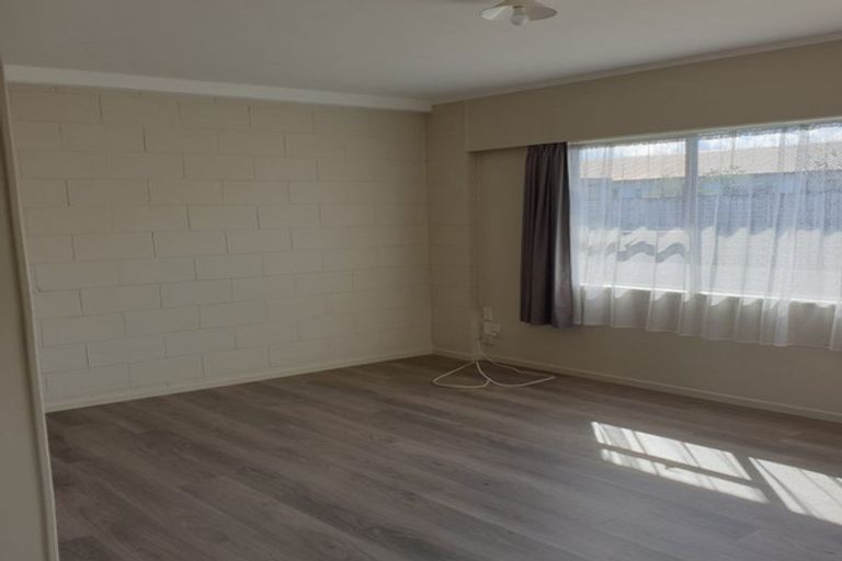 Photo of property in 9a Springs Road, Parakai, 0830