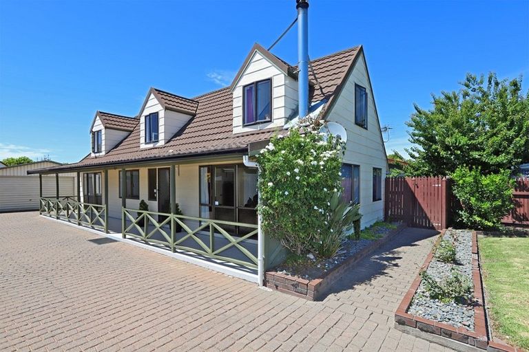 Photo of property in 14 Gilmour Place, Taradale, Napier, 4112