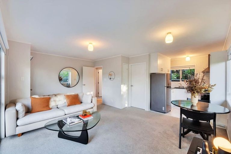 Photo of property in 2/7 Putney Place, Ranui, Auckland, 0612