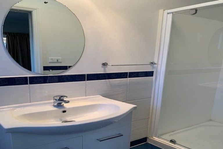 Photo of property in 2 Glastry Close, East Tamaki Heights, Auckland, 2016