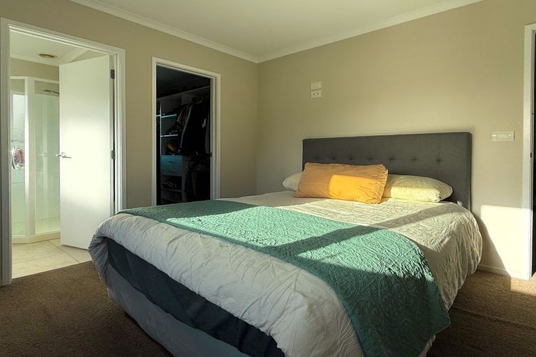 Photo of property in 15 Boardwalk Rise, Long Bay, Auckland, 0630