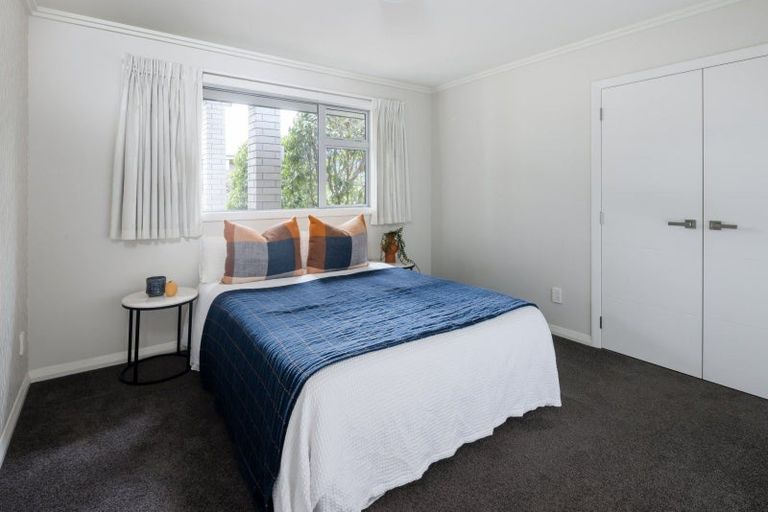 Photo of property in 142 Saint James Drive, Huntington, Hamilton, 3210