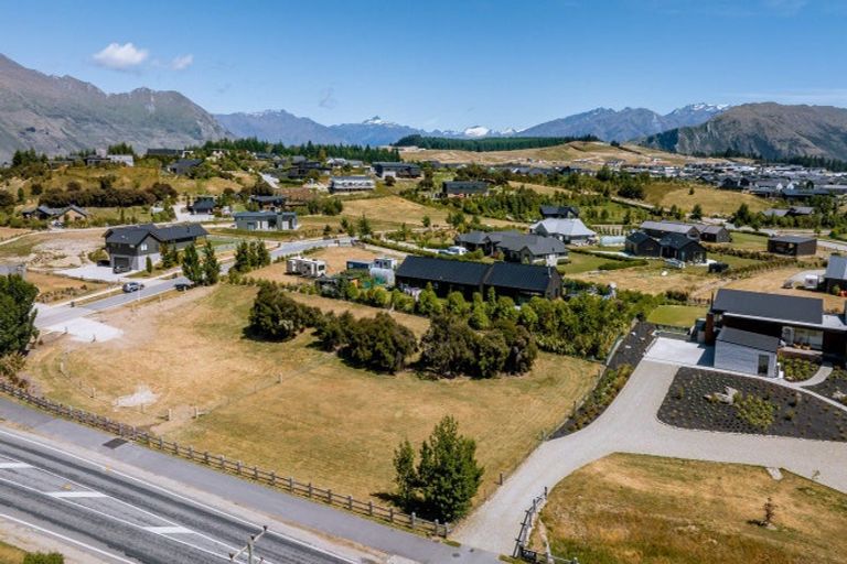 Photo of property in 4 Mount Linton Avenue, Wanaka, 9305