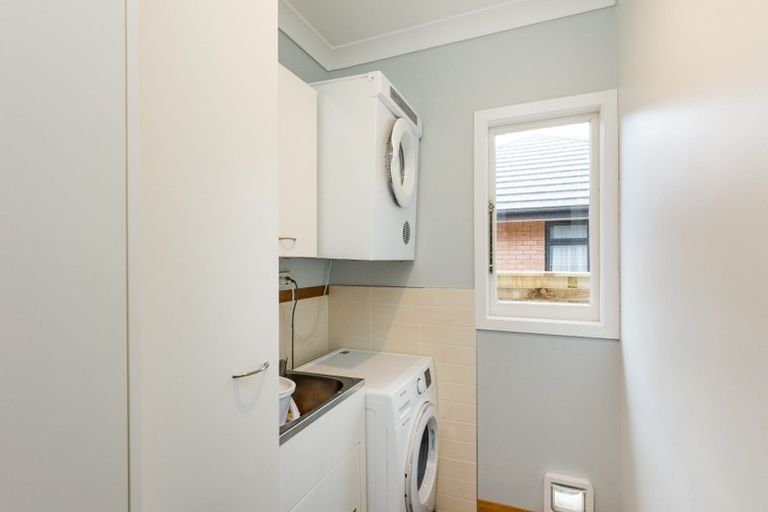 Photo of property in 31 Manapouri Crescent, Hokowhitu, Palmerston North, 4410