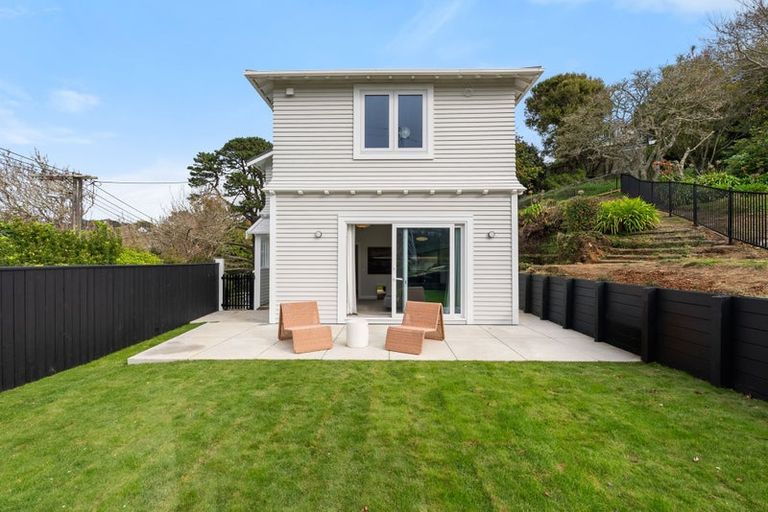 Photo of property in 1 Seaforth Terrace, Karori, Wellington, 6012