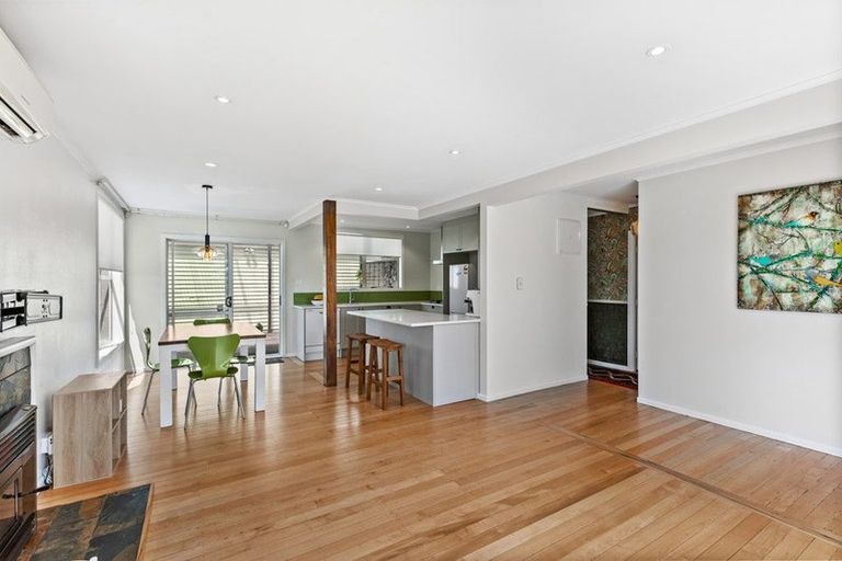 Photo of property in 185 Waimumu Road, Massey, Auckland, 0614