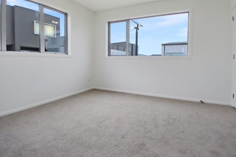 Photo of property in 10 Ngae Place, Mangere East, Auckland, 2024
