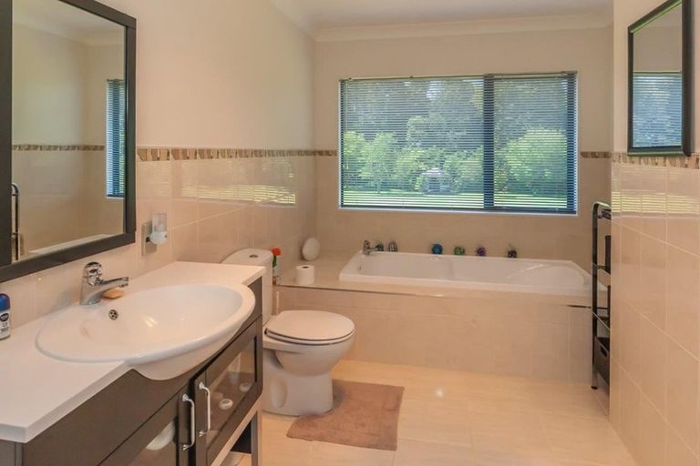 Photo of property in 32 Pohutukawa Drive, Levin, 5571