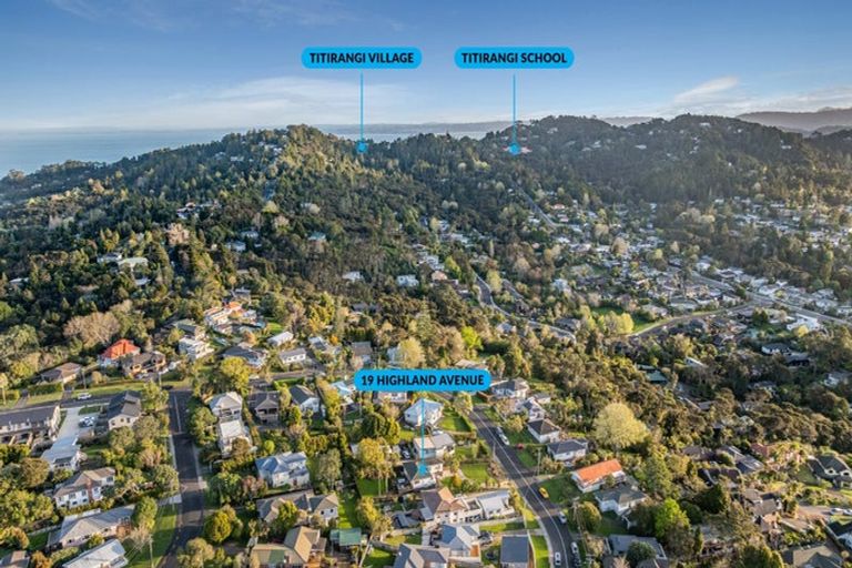 Photo of property in 19 Highland Avenue, Titirangi, Auckland, 0604