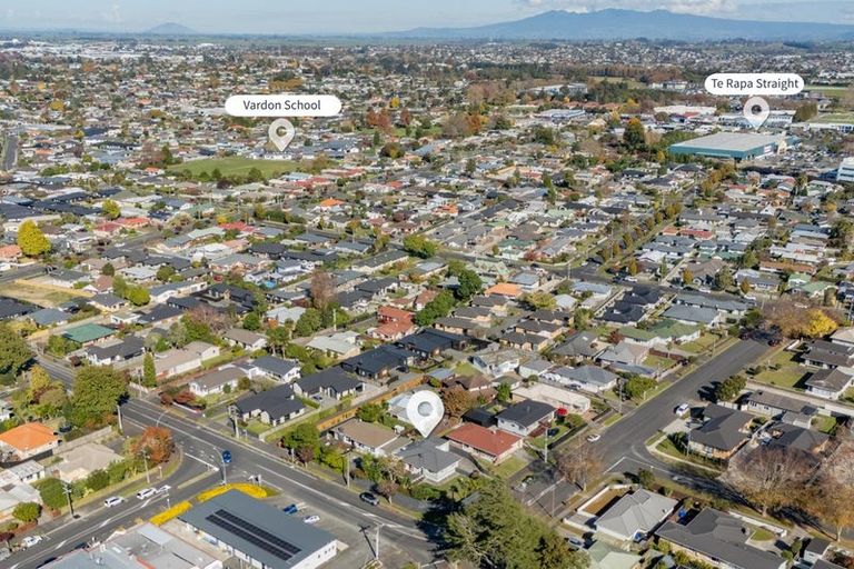 Photo of property in 25 Taylor Terrace, St Andrews, Hamilton, 3200