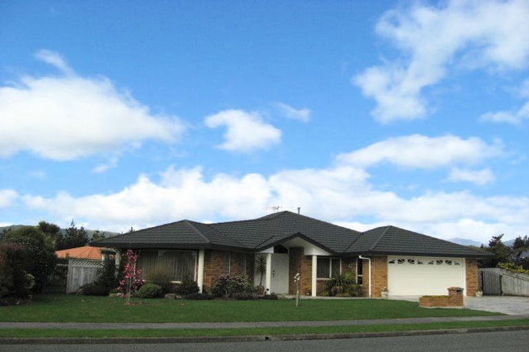 Photo of property in 37 Easton Way, Levin, 5510