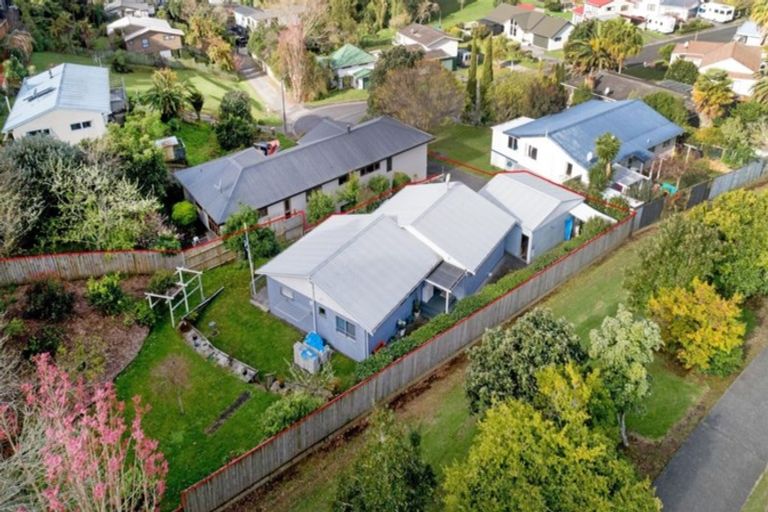 Photo of property in 124 Isabel Street, Whangamata, 3620