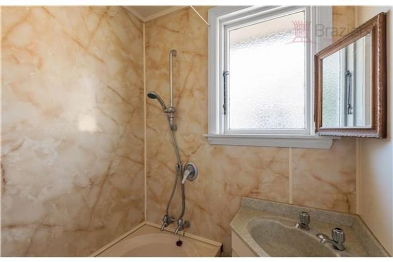 Photo of property in 34 Roche Avenue, Upper Riccarton, Christchurch, 8041