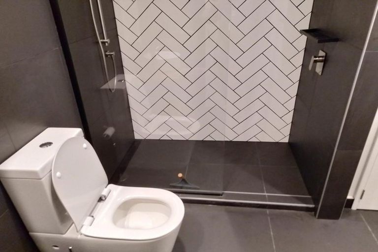 Photo of property in 10/165 Hobsonville Point Road, Hobsonville, Auckland, 0616