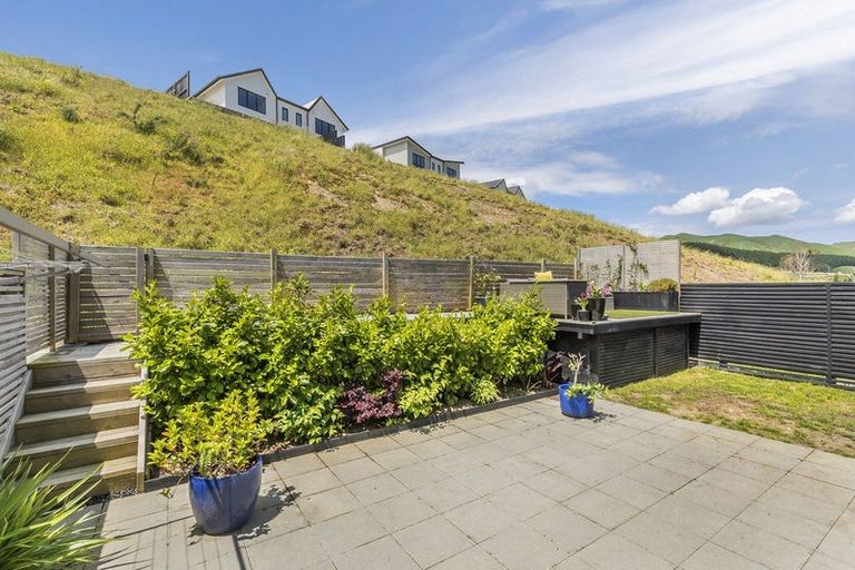 Photo of property in 43 Holystone Road, Whitby, Porirua, 5024