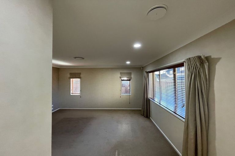 Photo of property in 9 Elwyn Close, Flat Bush, Auckland, 2016