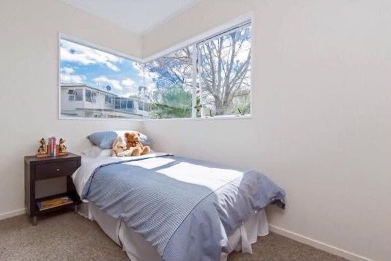 Photo of property in 1/17 Kells Place, Botany Downs, Auckland, 2010