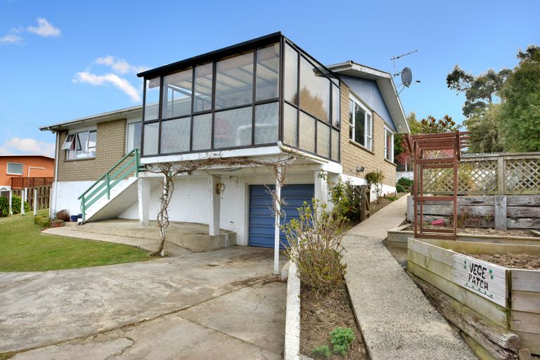 Photo of property in 37 Salmond Street, Halfway Bush, Dunedin, 9010